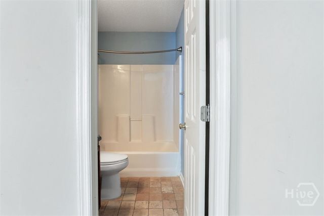 211 E Edgewater Road 36, Savannah, GA 31406