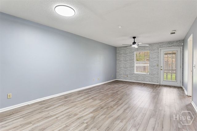 211 E Edgewater Road 36, Savannah, GA 31406
