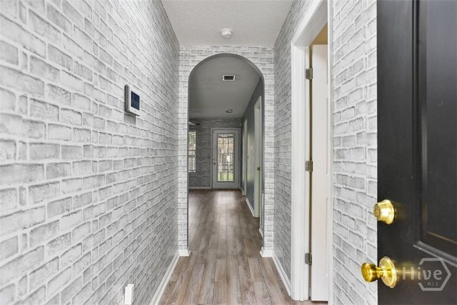 211 E Edgewater Road 36, Savannah, GA 31406