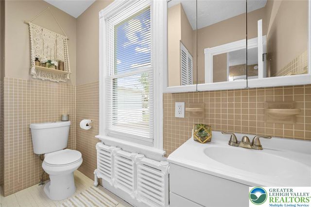 1025 Northampton Street, Easton, PA 18042