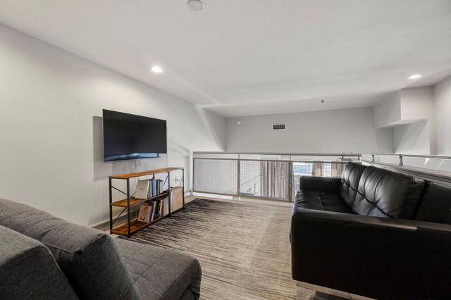 3311 Yupon Street 317, Houston, TX 77006