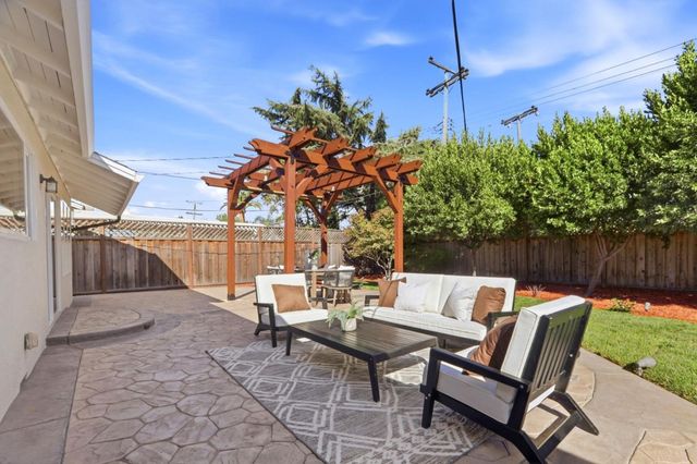 3367 Lindenoaks Drive, San Jose, CA 95117