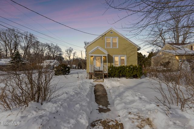 197 Fillmore Avenue, Niskayuna, NY 12304