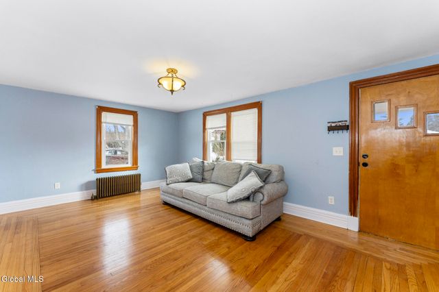 197 Fillmore Avenue, Niskayuna, NY 12304