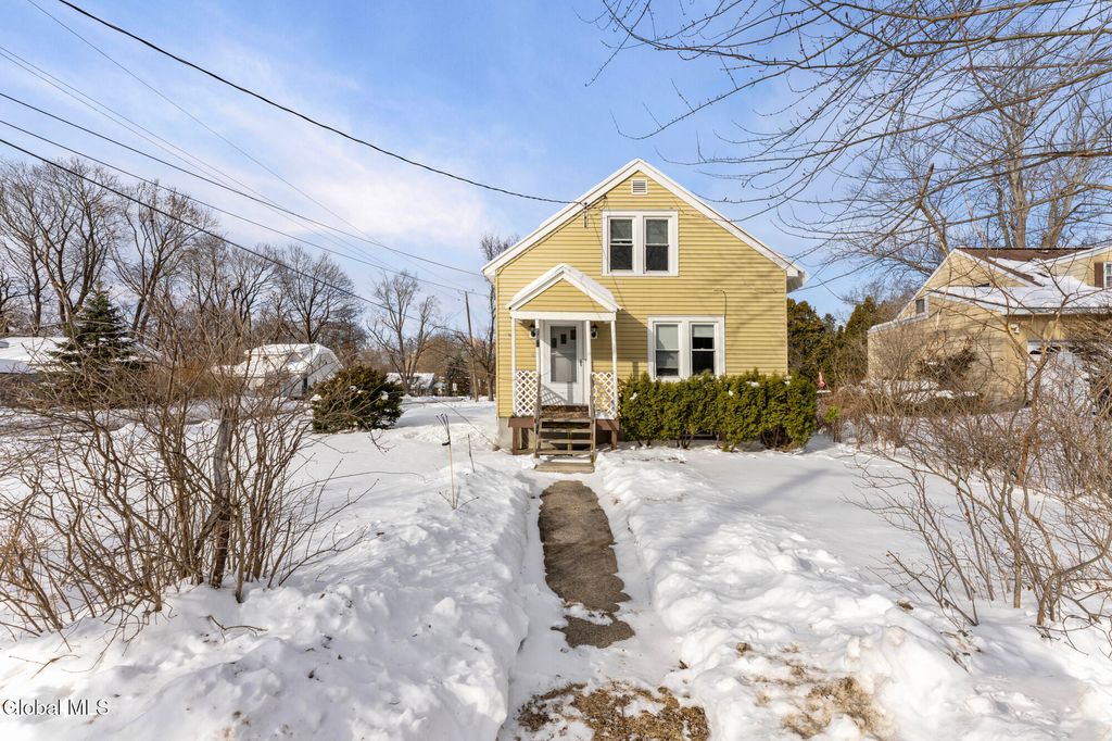 197 Fillmore Avenue, Niskayuna, NY 12304