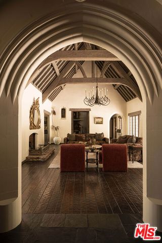 4934 Queen Florence Lane, Woodland Hills (los Angeles), CA 91364