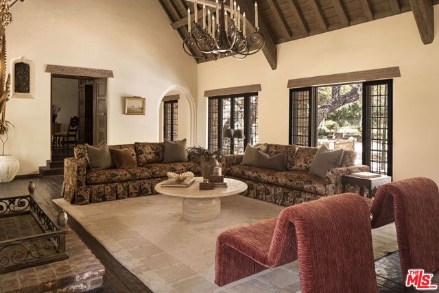 4934 Queen Florence Lane, Woodland Hills (los Angeles), CA 91364