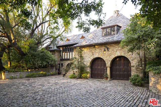 4934 Queen Florence Lane, Woodland Hills (los Angeles), CA 91364