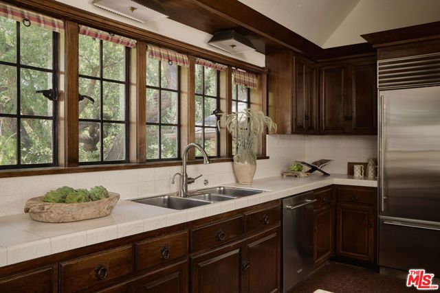 4934 Queen Florence Lane, Woodland Hills (los Angeles), CA 91364