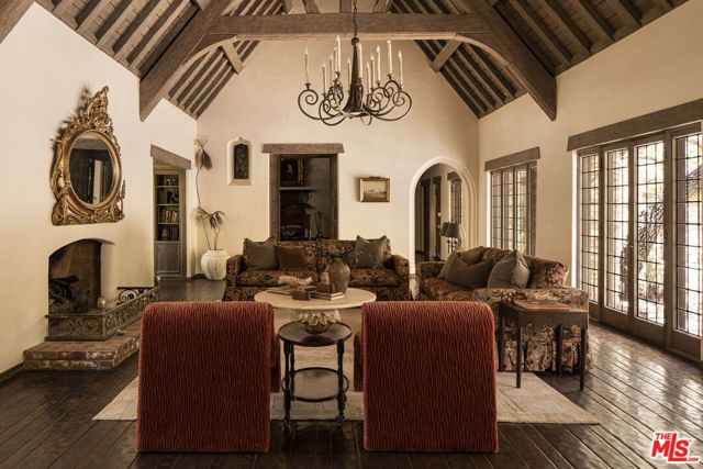 4934 Queen Florence Lane, Woodland Hills (los Angeles), CA 91364