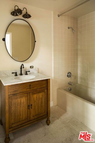 4934 Queen Florence Lane, Woodland Hills (los Angeles), CA 91364