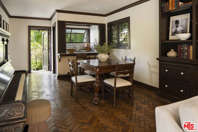 4934 Queen Florence Lane, Woodland Hills (los Angeles), CA 91364