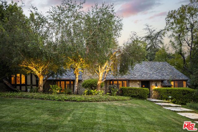 4934 Queen Florence Lane, Woodland Hills (los Angeles), CA 91364