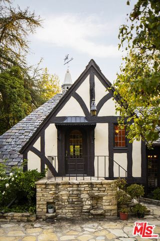 4934 Queen Florence Lane, Woodland Hills (los Angeles), CA 91364