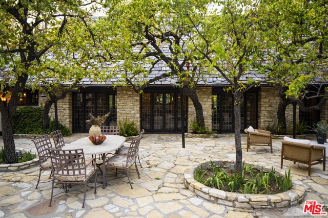4934 Queen Florence Lane, Woodland Hills (los Angeles), CA 91364