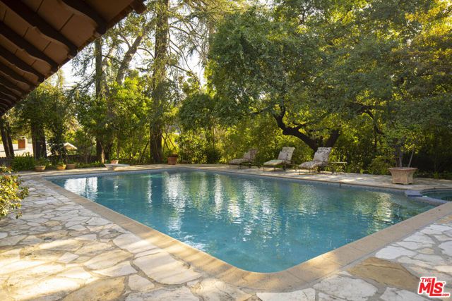 4934 Queen Florence Lane, Woodland Hills (los Angeles), CA 91364