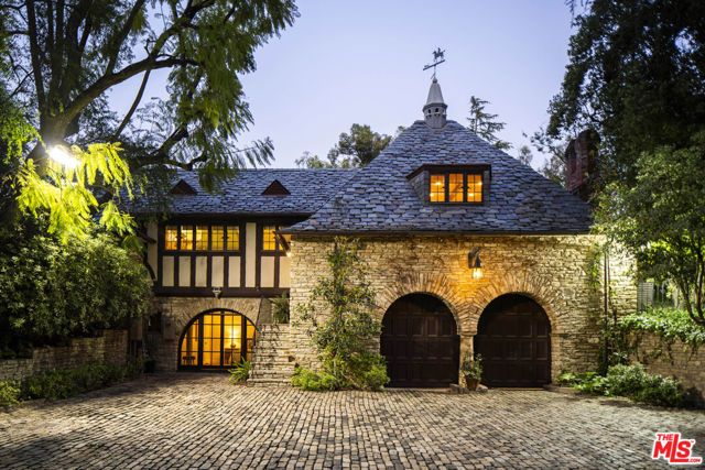 4934 Queen Florence Lane, Woodland Hills (los Angeles), CA 91364