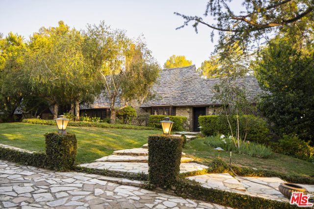 4934 Queen Florence Lane, Woodland Hills (los Angeles), CA 91364