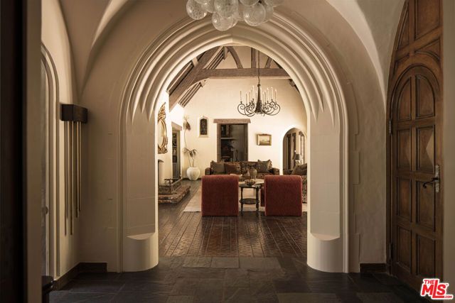 4934 Queen Florence Lane, Woodland Hills (los Angeles), CA 91364