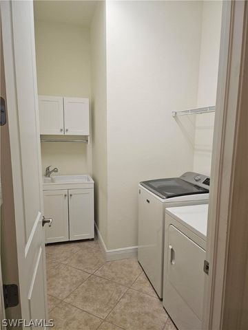 1283 Manado DR, Naples, FL 34113