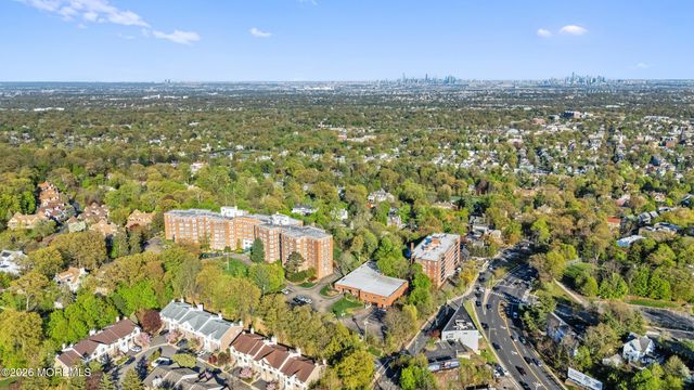 10 Crestmont Road 3L, Montclair, NJ 07042