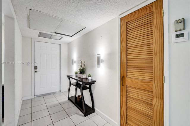 575 Oaks Lane 508, Pompano Beach, FL 33069