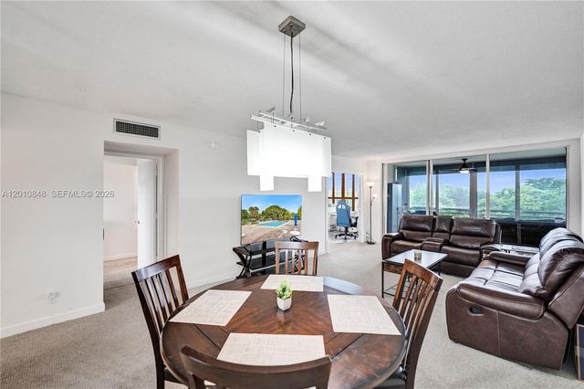 575 Oaks Lane 508, Pompano Beach, FL 33069