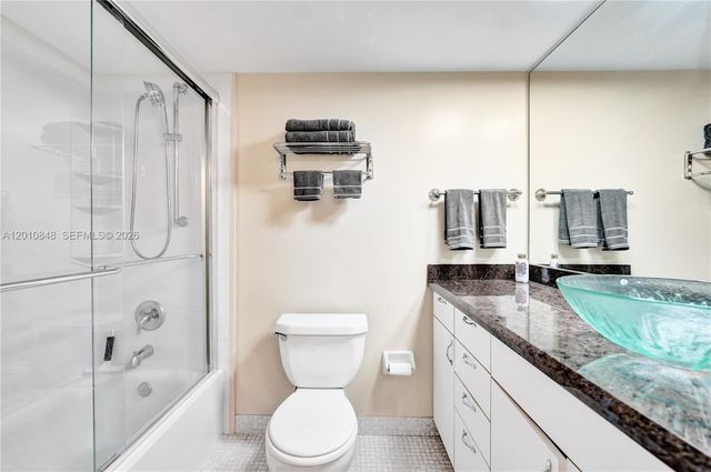 575 Oaks Lane 508, Pompano Beach, FL 33069