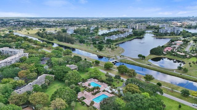 575 Oaks Lane 508, Pompano Beach, FL 33069