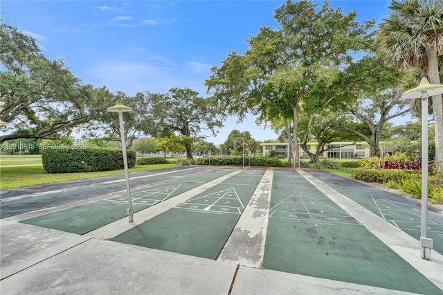 575 Oaks Lane 508, Pompano Beach, FL 33069