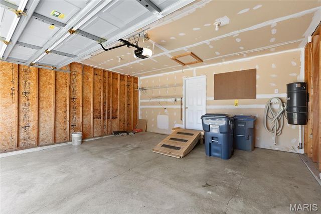 229 Thoroughbred Trail, St Peters, MO 63376