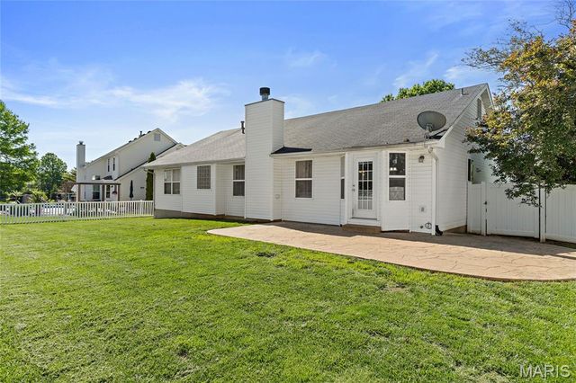 229 Thoroughbred Trail, St Peters, MO 63376