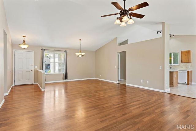 229 Thoroughbred Trail, St Peters, MO 63376