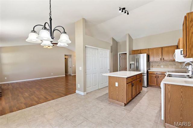 229 Thoroughbred Trail, St Peters, MO 63376