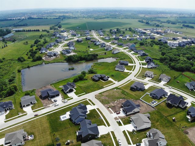 2203 Green Leaf Circle, Norwalk, IA 50211