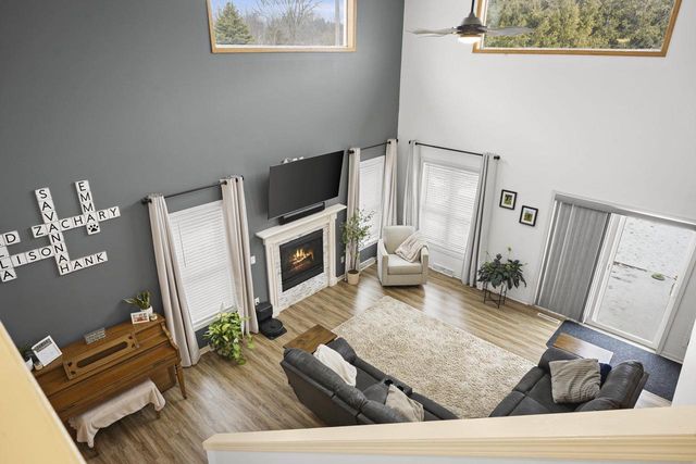 1033 Vista Ridge Drive, Mount Horeb, WI 53572