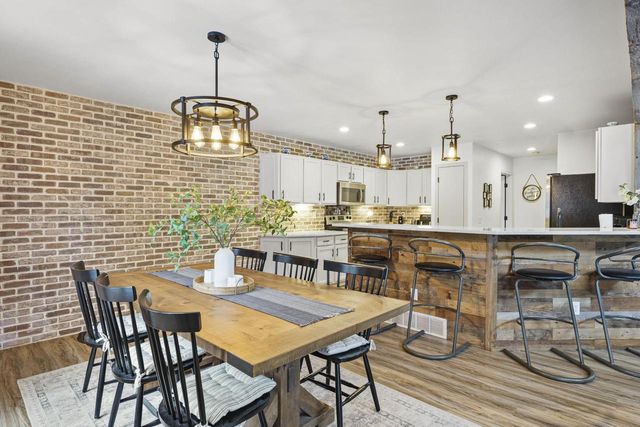 1033 Vista Ridge Drive, Mount Horeb, WI 53572