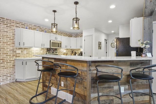 1033 Vista Ridge Drive, Mount Horeb, WI 53572