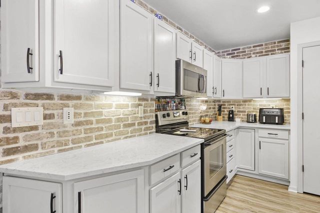 1033 Vista Ridge Drive, Mount Horeb, WI 53572