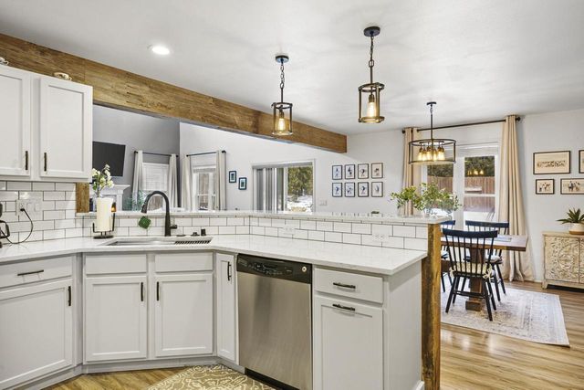 1033 Vista Ridge Drive, Mount Horeb, WI 53572