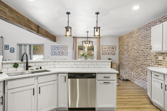 1033 Vista Ridge Drive, Mount Horeb, WI 53572