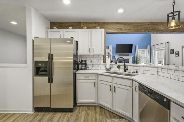 1033 Vista Ridge Drive, Mount Horeb, WI 53572