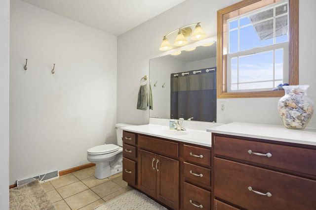 1033 Vista Ridge Drive, Mount Horeb, WI 53572