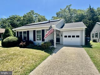 227 LEXINGTON DR, Tuckerton, NJ 08087