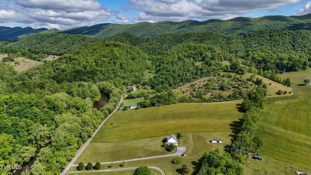 3725 Lunsford Mill Road, Hiltons, VA 24258