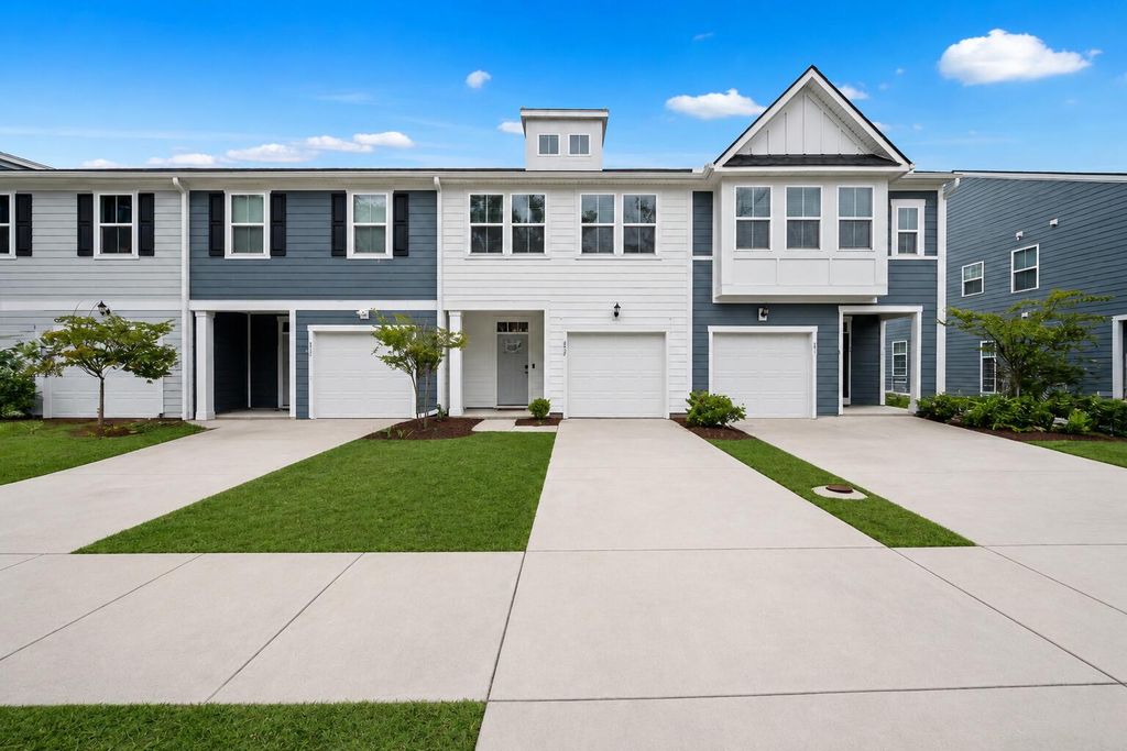 492 Trotters Lane, Moncks Corner, SC 29461