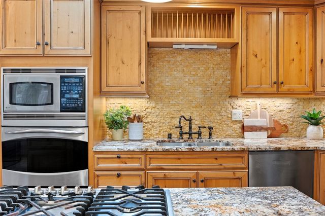 12649 NE 104th Street, Kirkland, WA 98033