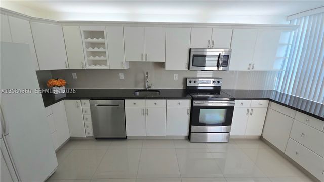 18051 Biscayne Blvd 1204, Aventura, FL 33160