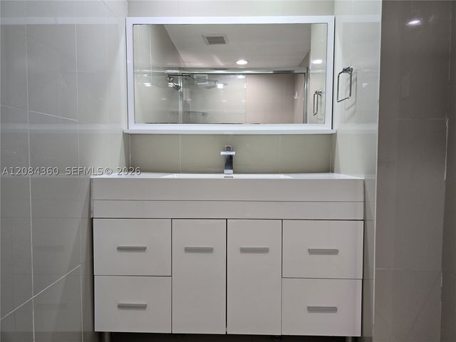 18051 Biscayne Blvd 1204, Aventura, FL 33160