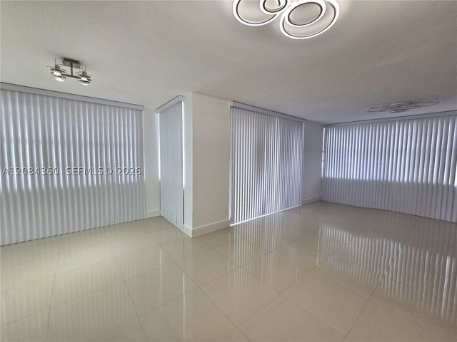 18051 Biscayne Blvd 1204, Aventura, FL 33160